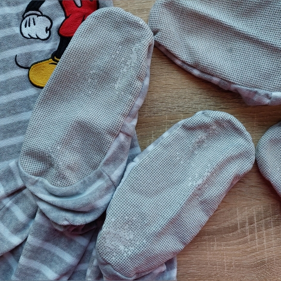 4 pairs Mickey pajamas 5t - Picture 6 of 16